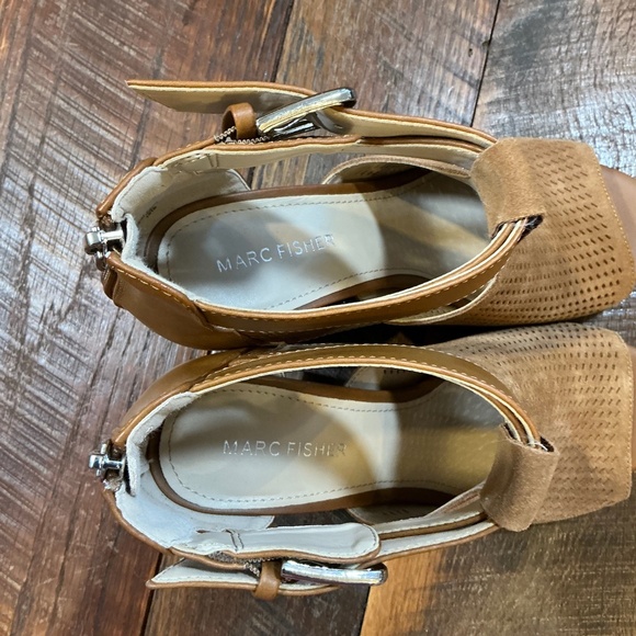 Marc Fisher Gabie Peep Toe Block Heel Sandals Women’s 8 – Tan Suede Perforated H - Picture 6 of 10